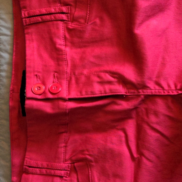 Torrid NWOT Red Cuffed Sateen Shorts, size 12 - Picture 7 of 13